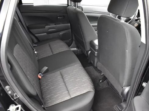 Used 2025 Mitsubishi Outlander Sport LE AWD/4WD image 17