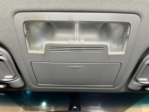 Used 2017 Toyota Camry SE image 18