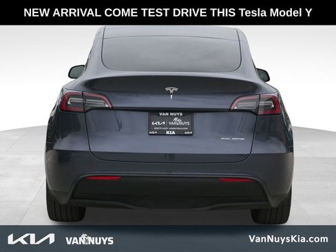 Used 2023 Tesla Model Y Long Range image 5