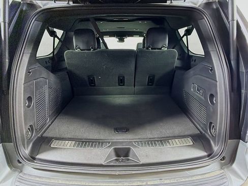 Used 2025 Chevrolet Suburban High Country AWD/4WD image 23