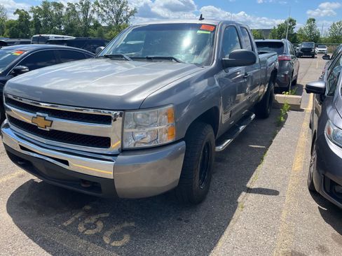 Used 2009 Chevrolet Silverado 1500 LT w/ Power Pack Plus AWD/4WD image 4