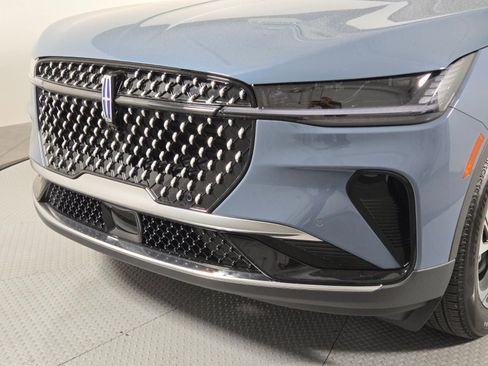 New 2026 Lincoln Nautilus Premier AWD/4WD image 10