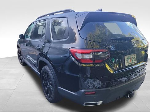 Used 2025 Honda Pilot Black Edition image 13