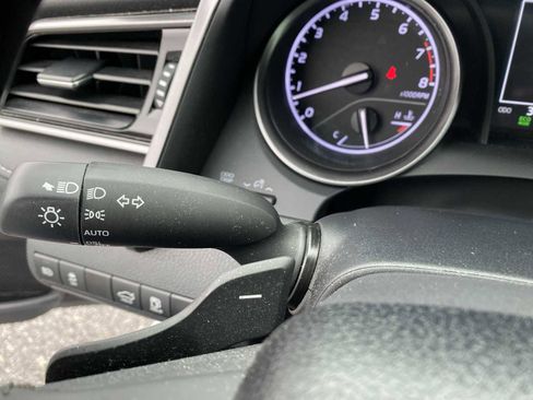 Used 2024 Toyota Camry SE image 22