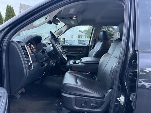 Used 2017 RAM 1500 Laramie AWD/4WD image 9