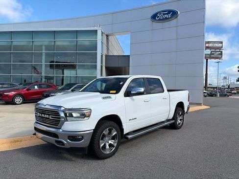 Used 2023 RAM 1500 Laramie AWD/4WD image 1