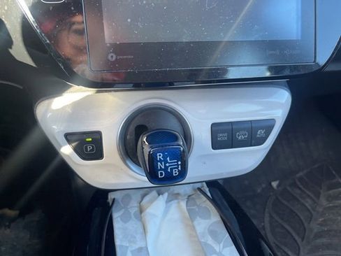 Used 2017 Toyota Prius Prime Premium image 13