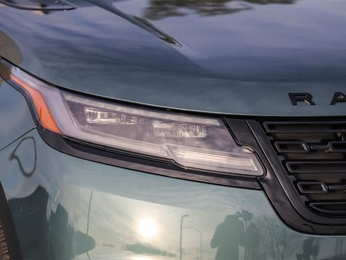 New 2026 Land Rover Range Rover Velar Dynamic SE image 4