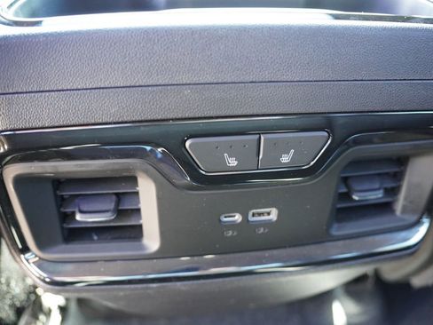 Certified 2022 GMC Sierra 1500 AT4 w/ AT4 Premium Package AWD/4WD image 21