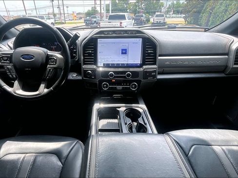 Certified 2022 Ford F350 Platinum AWD/4WD image 10