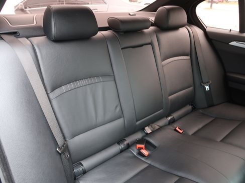 Used 2014 BMW 550i Sedan RWD image 32