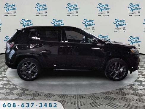 Used 2025 Jeep Compass Limited w/ Driver Assist Group I image 4
