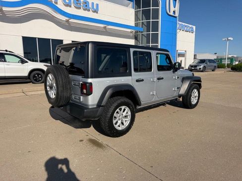 Used 2023 Jeep Wrangler Unlimited Sport AWD/4WD image 2