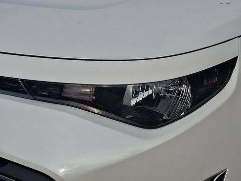 Used 2025 Kia Soul LX w/ LX Technology Package FWD image 9