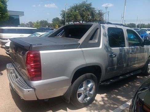 Used 2011 Chevrolet Avalanche LT w/ Texas Edition RWD image 5