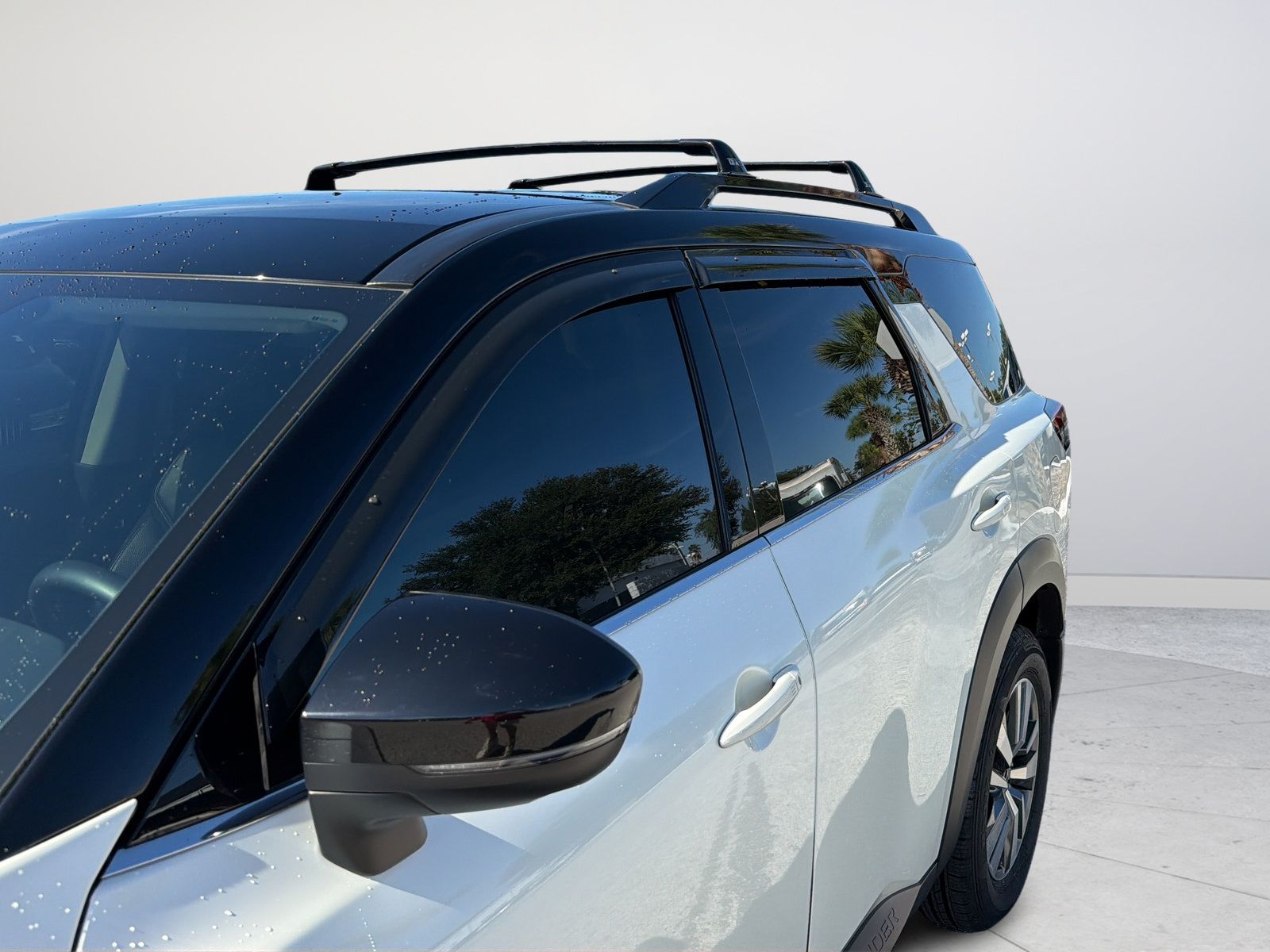 Used 2023 Nissan Pathfinder SL w/ Black Appearance Package FWD image 39