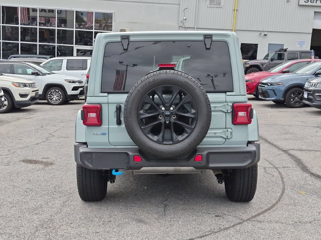 Used 2024 Jeep Wrangler Unlimited Sahara w/ Technology Group AWD/4WD image 6