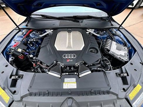 Used 2024 Audi RS 7 Performance w/ Matte Carbon Package image 9