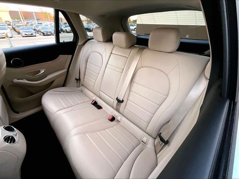 Used 2022 Mercedes-Benz GLC 300 GLC 300 image 19