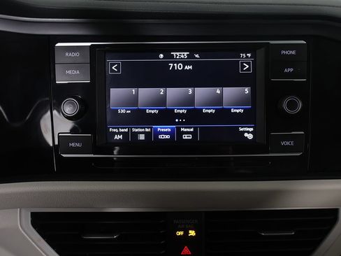 Used 2023 Volkswagen Jetta SE w/ Panoramic Sunroof Package FWD image 44