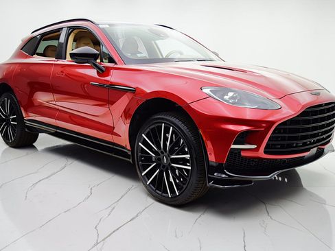Used 2023 Aston Martin DBX 707 AWD/4WD image 14