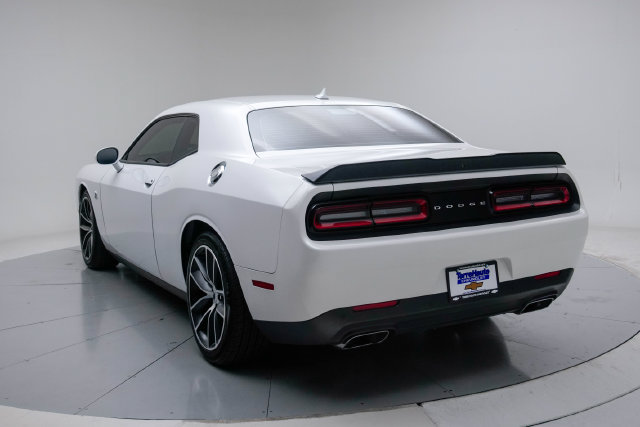 Used 2017 Dodge Challenger R/T Scat Pack w/ Leather Interior Group RWD image 3