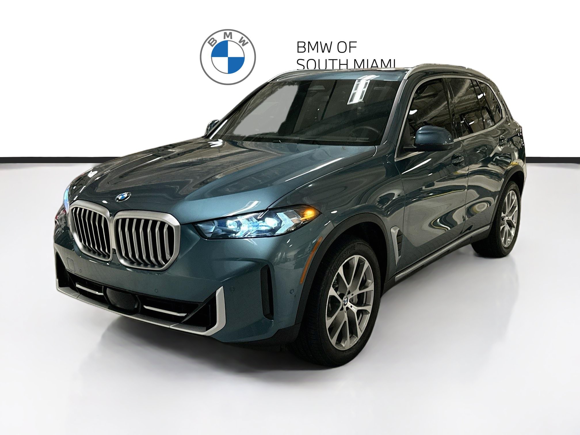 Certified 2024 BMW X5 xDrive40i w/ Parking Assistance Package AWD/4WD image 3