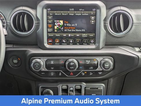 Used 2020 Jeep Wrangler Unlimited Sahara AWD/4WD image 29