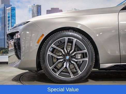 Used 2025 BMW 760i xDrive w/ Premium Package AWD/4WD image 7
