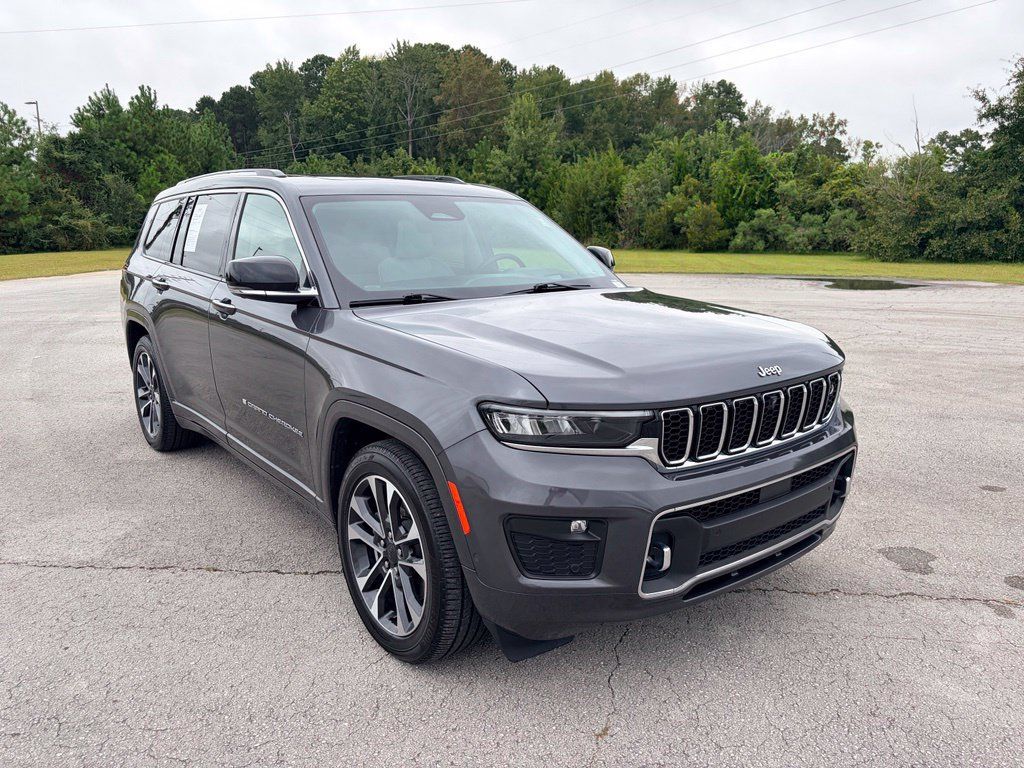 Used 2022 Jeep Grand Cherokee L Overland w/ Advanced Protech Group III AWD/4WD image 1