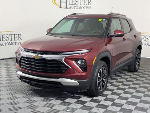 Used 2025 Chevrolet TrailBlazer LT AWD/4WD image 5