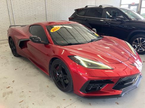 Used 2022 Chevrolet Corvette Stingray Preferred Cpe w/ Z51 Performance Package RWD image 3