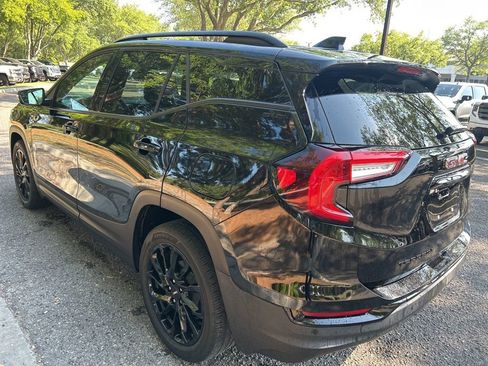 Used 2023 GMC Terrain SLT w/ Elevation Edition FWD image 9