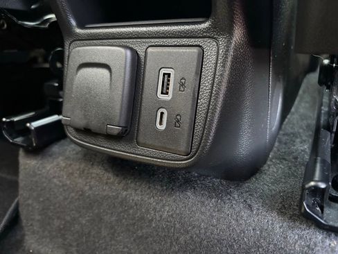 Used 2022 Buick Encore GX Essence FWD image 18