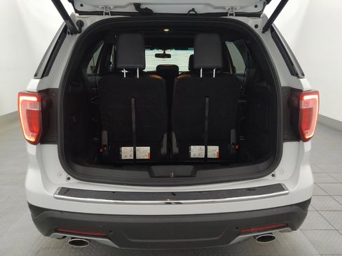 Used 2018 Ford Explorer XLT w/ Equipment Group 202A image 29