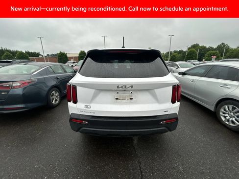 Used 2023 Kia Sorento LX AWD/4WD image 9