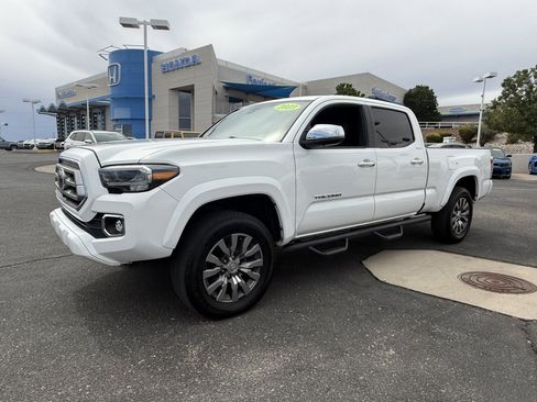 Used 2023 Toyota Tacoma Limited AWD/4WD image 9