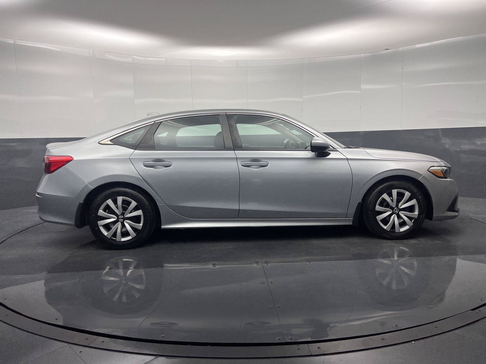Used 2022 Honda Civic LX image 32