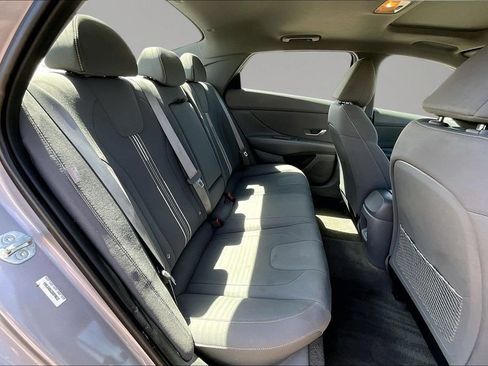 Used 2025 Hyundai Elantra SEL FWD image 25