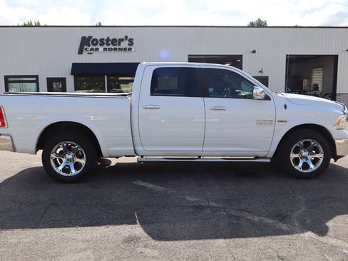 Used 2016 RAM 1500 Laramie w/ Convenience Group AWD/4WD image 9