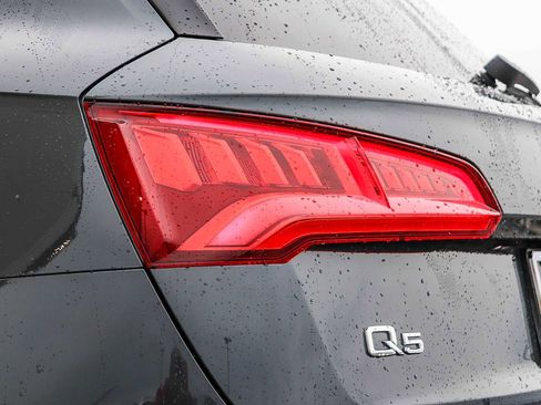 Used 2020 Audi Q5 e Premium Plus w/ Premium Plus Package image 12