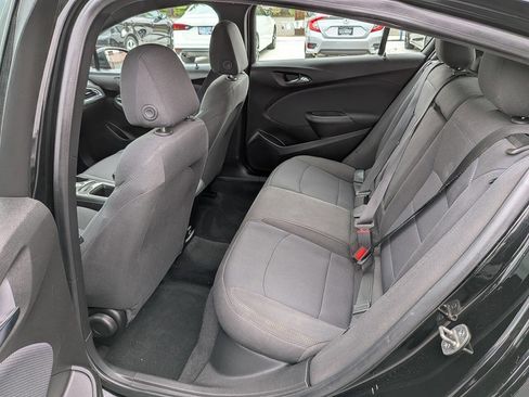 Used 2019 Chevrolet Cruze LT w/ RS Package FWD image 9