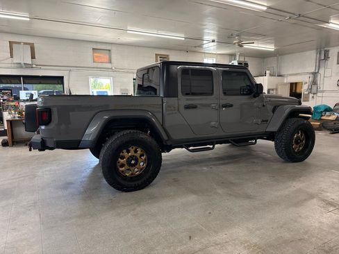 Used 2022 Jeep Gladiator Sport AWD/4WD image 4