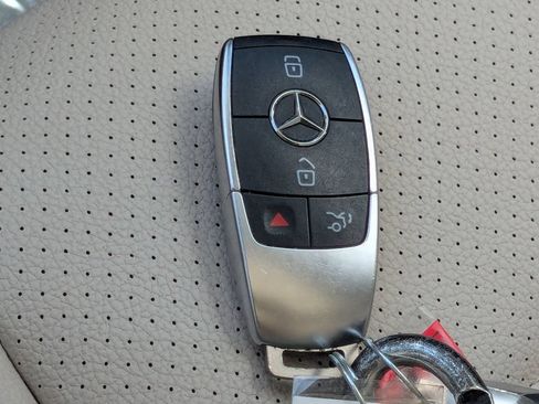 Certified 2022 Mercedes-Benz GLE 350 w/ Premium Package image 90