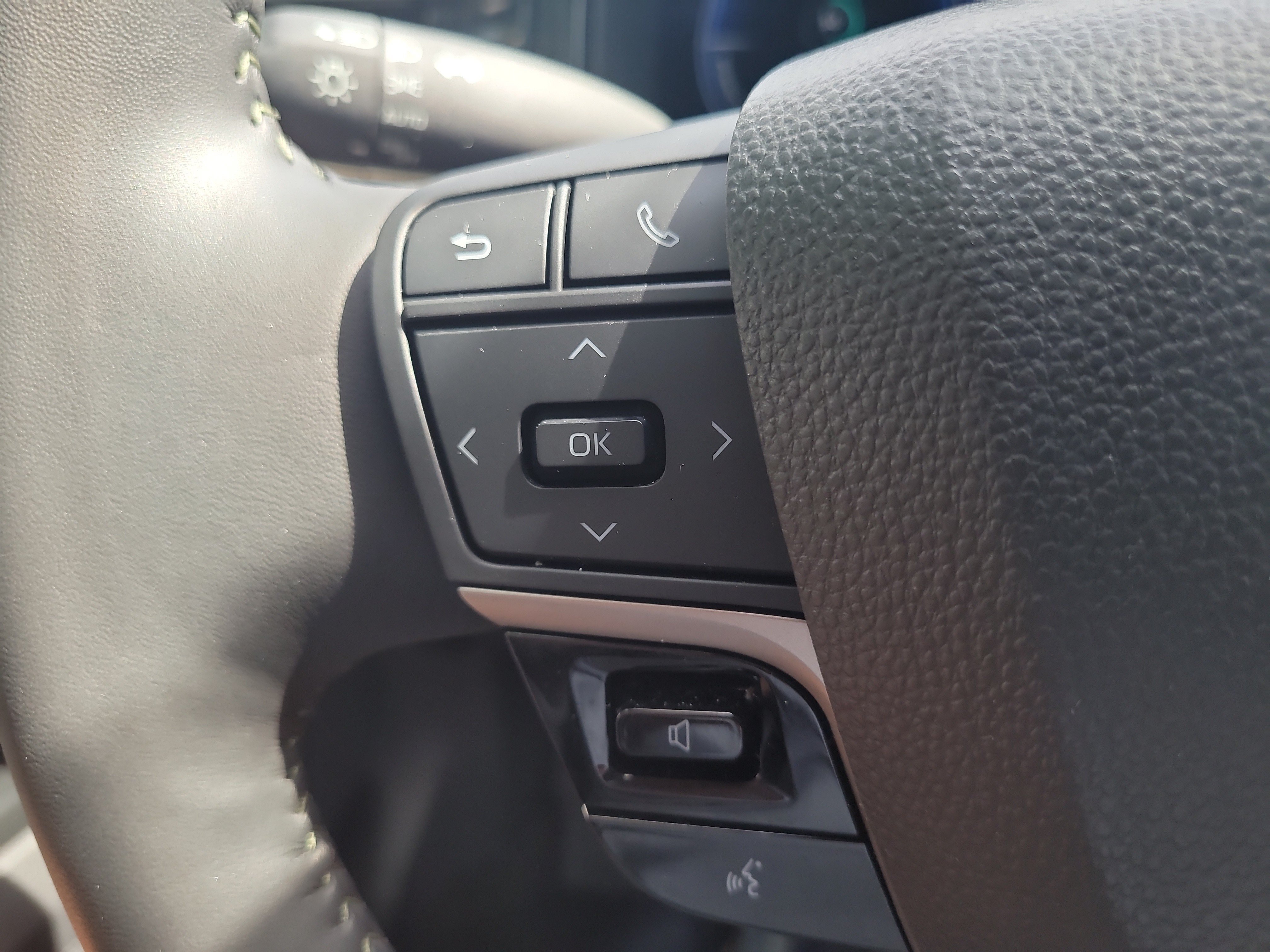 Certified 2025 Toyota Camry XLE w/ Premium Plus Package FWD image 27