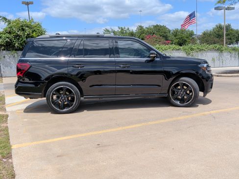 Used 2023 Ford Expedition Limited AWD/4WD image 11