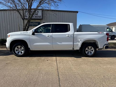 Used 2025 Chevrolet Silverado 1500 LT image 2
