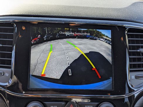 Used 2022 Jeep Grand Cherokee Laredo X image 22