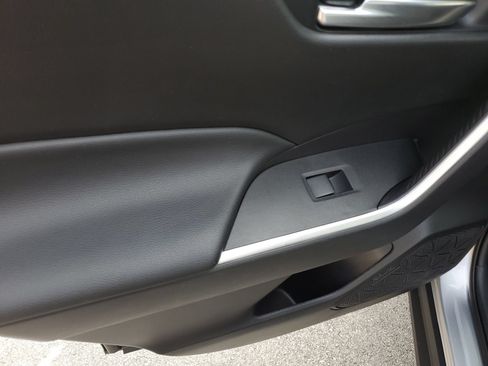 Used 2021 Toyota RAV4 XLE FWD image 16