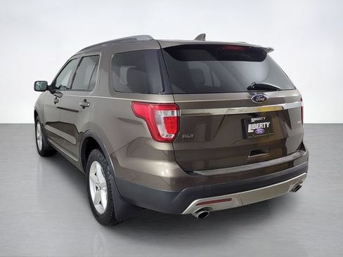 Used 2016 Ford Explorer XLT w/ Equipment Group 202A AWD/4WD image 5